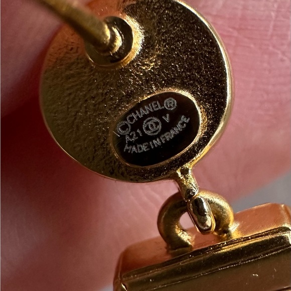 CHANEL EARRINGS - Picture 5 of 6